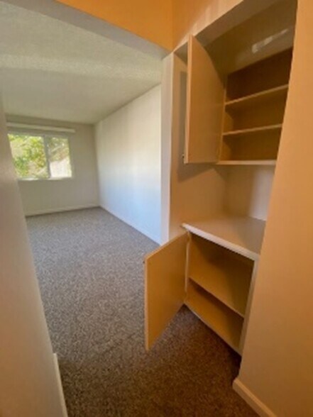 Building Photo - 1475 De Rose Way