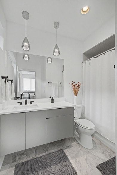 Building Photo - 2510 Barclay Dr