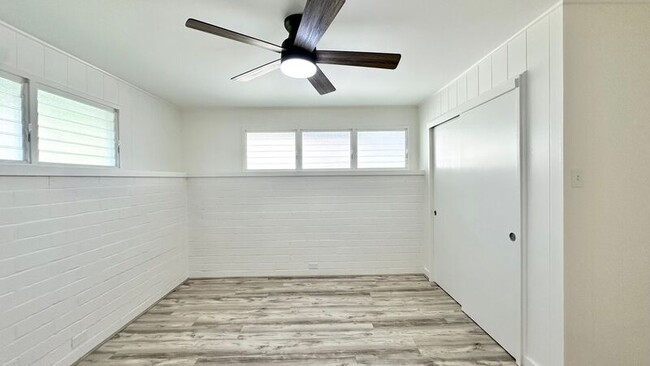 Building Photo - 2340 University Ave