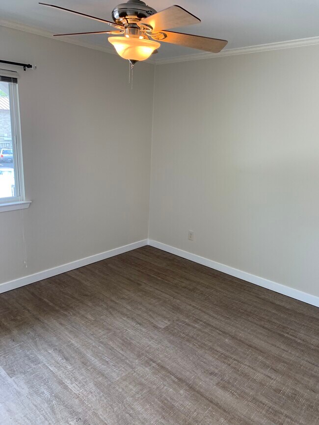 Building Photo - 3214 Crosscreek Dr