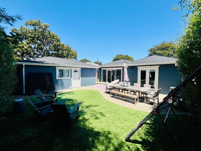 Building Photo - Stunning 3 Bed 2 Bath Downtown Sunnyvale w...