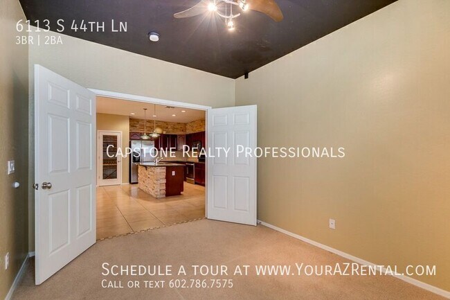 Building Photo - 6113 S 44th Ln