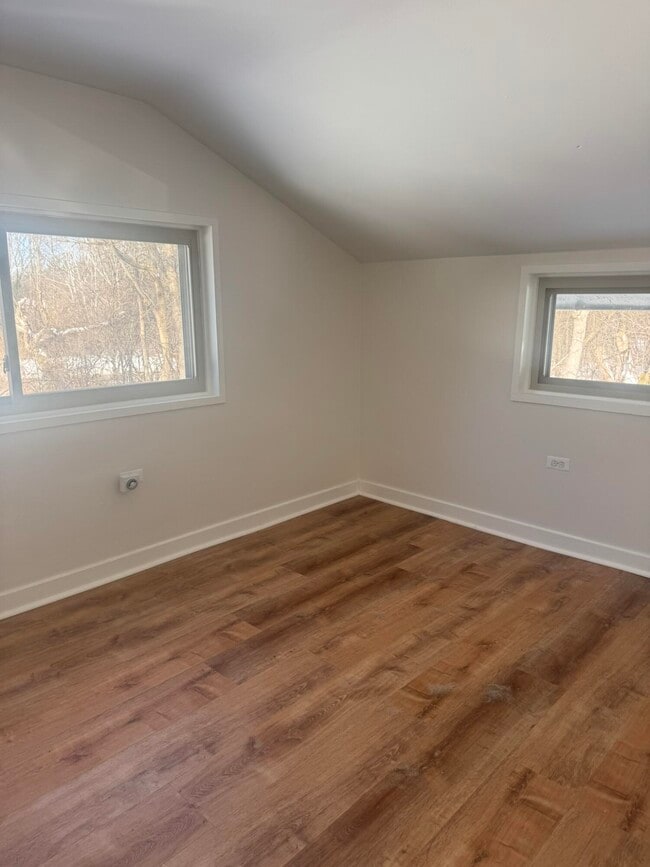 Building Photo - 3079 Pittsview Dr