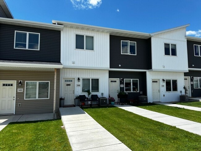 Primary Photo - 2-bedroom Townhome near Legacy High School!