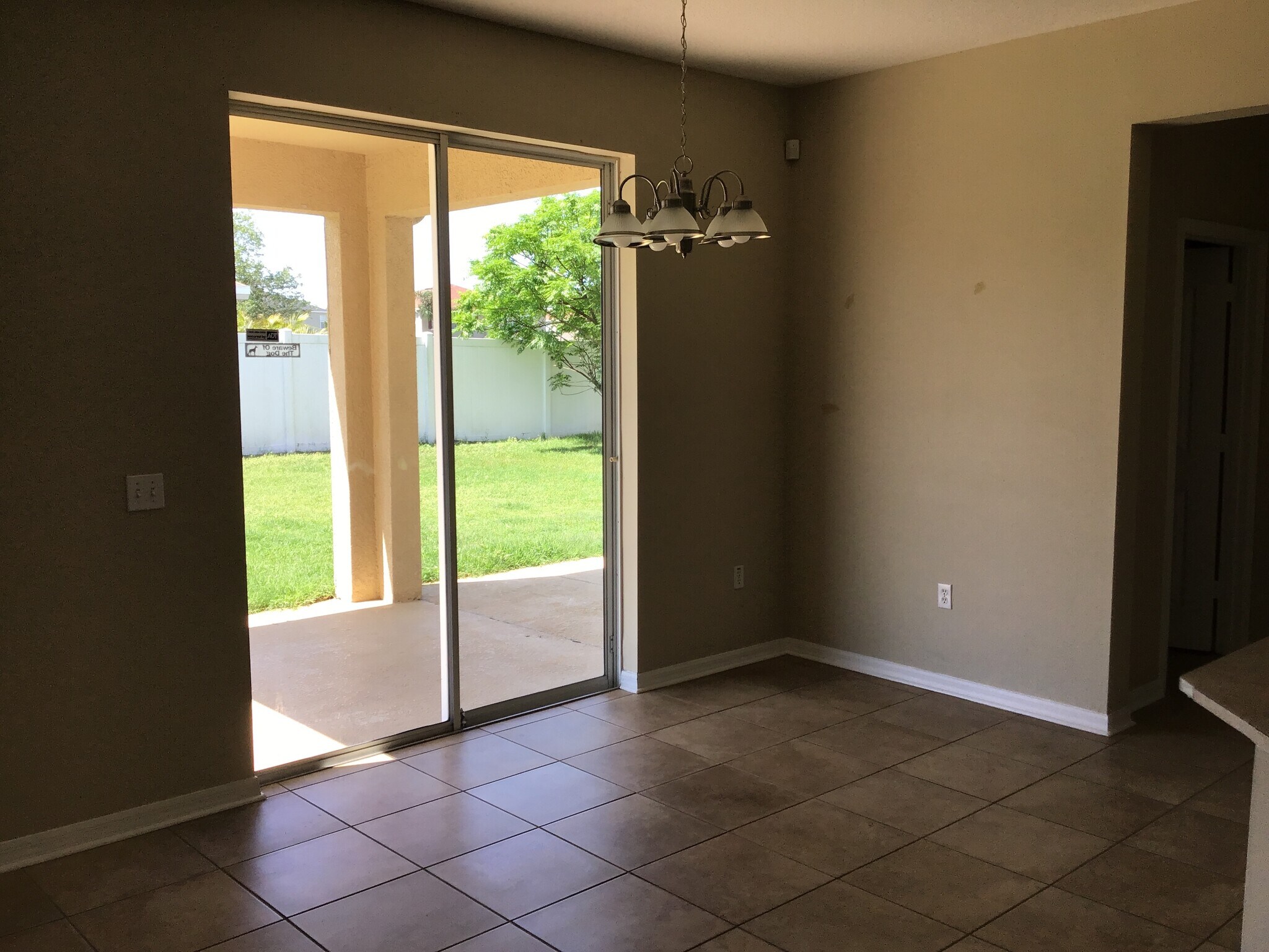 Building Photo - 2012 Bearing Ln