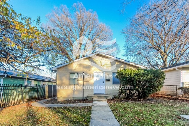 Building Photo - 3135 Forest Manor Ave