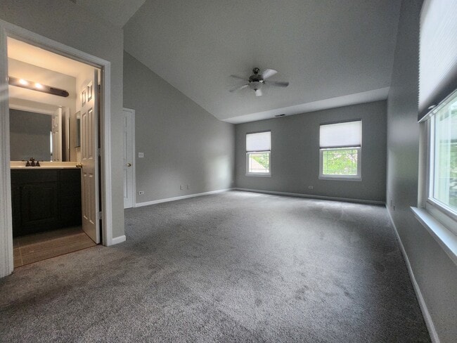 Building Photo - 3832 Baybrook Dr