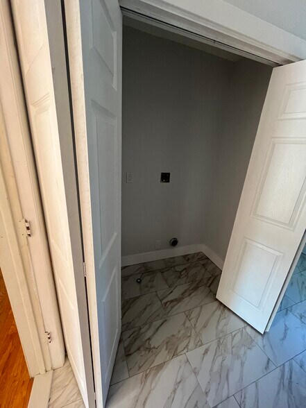 Building Photo - 2 Water Tower Rd