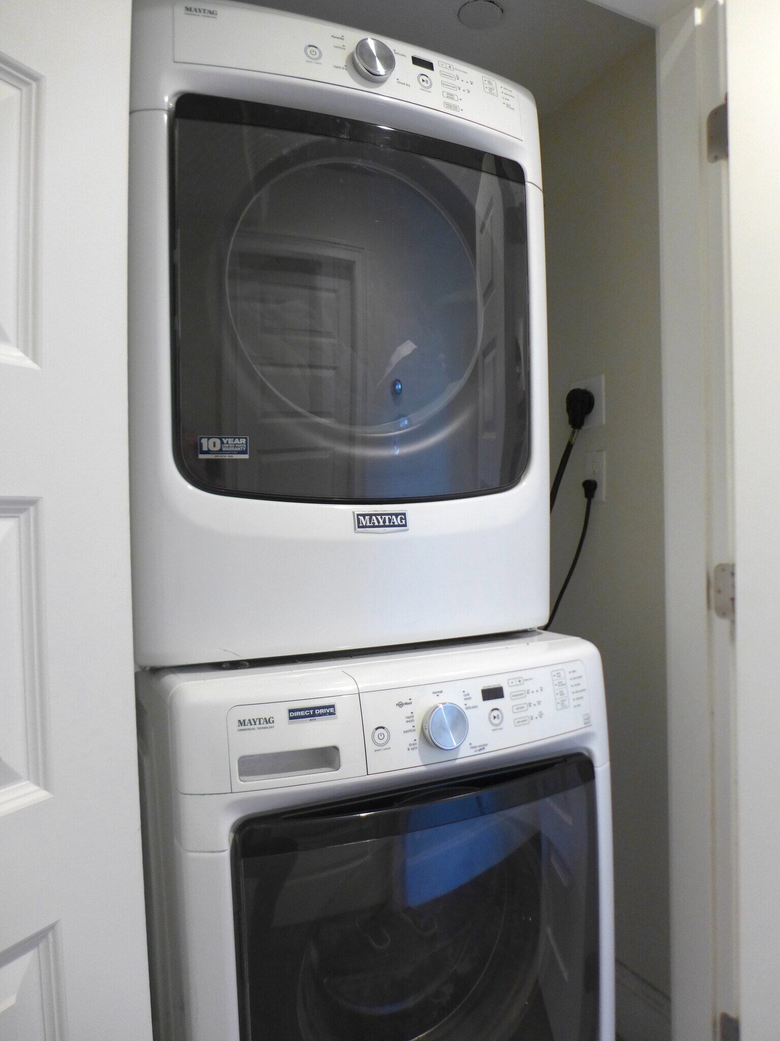 Building Photo - 8 Newcomb St