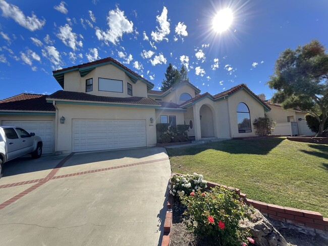 Building Photo - Spacious Home in San Luis Country Club - G...