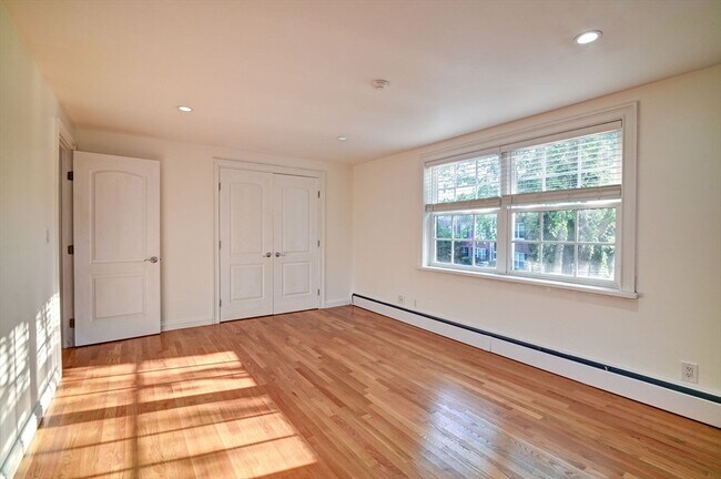 Building Photo - 3 Tara Dr