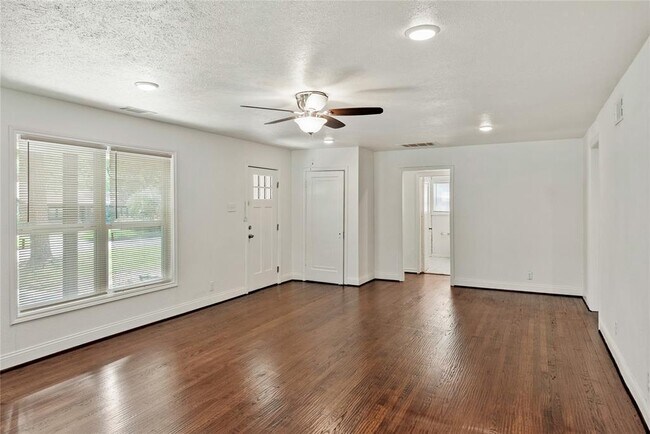 Building Photo - 933 Keith Pumphrey Dr