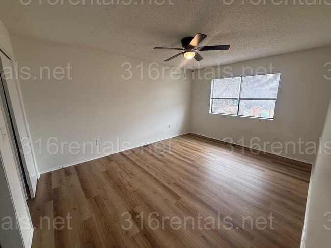 Building Photo - 1122-1124 S Laurel