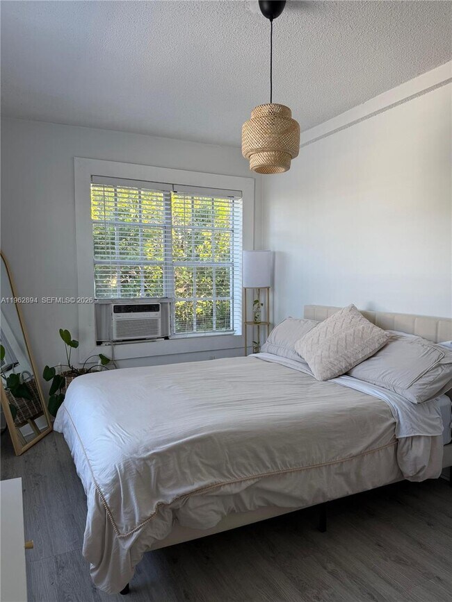 Building Photo - 842 Meridian Ave