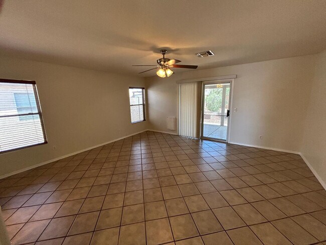 Building Photo - 12521 W Myer Ln
