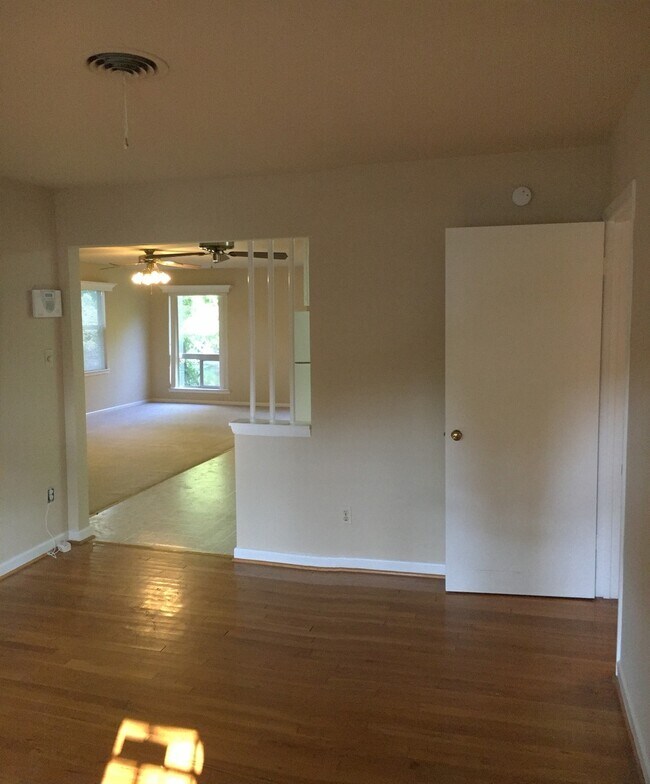 Building Photo - 2 WEEKS FREE RENT + $1,295 - Country living in the heart of Copperas Cove!