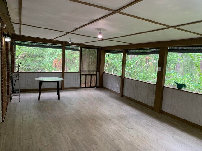 Building Photo - 4107 Vern Sikking Rd