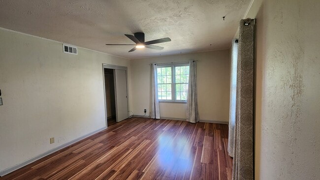 Building Photo - 3 Bed 1.5 Bath in the Coronado Heights 2nd Addn NW OKC