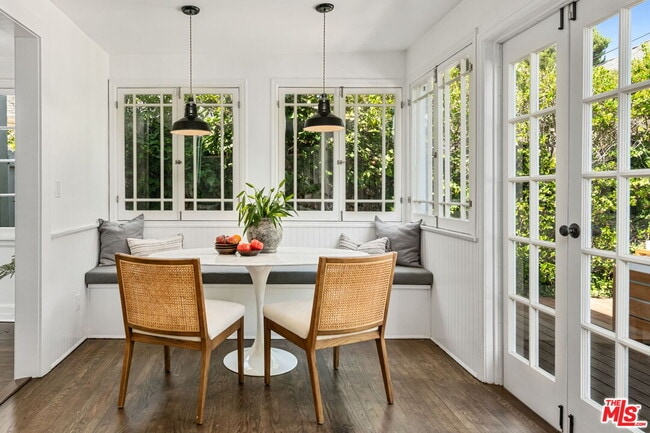 Building Photo - 234 N Ridgewood Pl