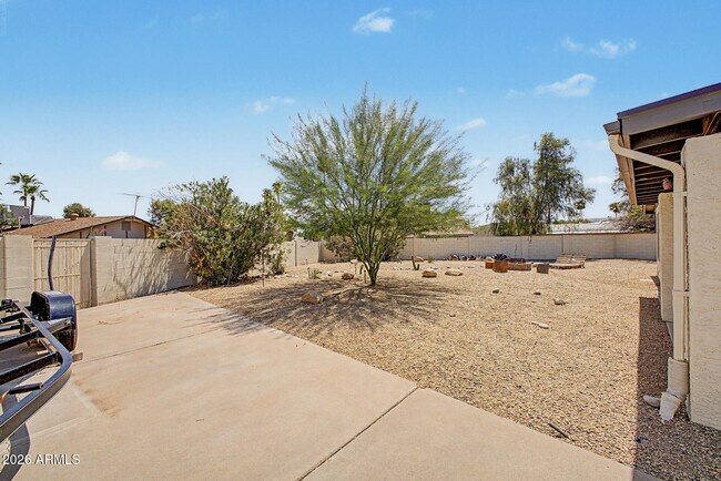 Building Photo - 907 N 85th Pl