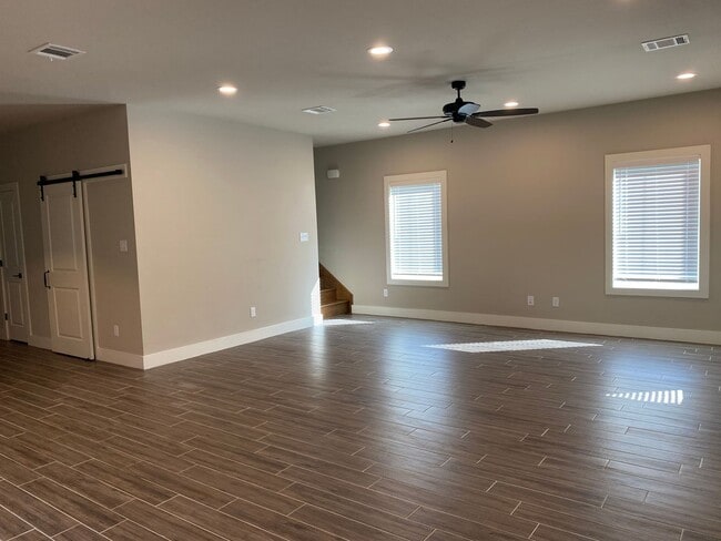 Building Photo - 208A Sterling
