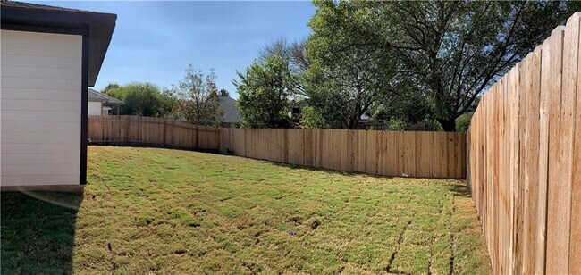 Building Photo - 1317 Ambler Dr