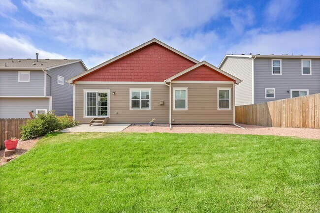 Building Photo - $3,150 - 5 Bed, 3 Bath Home in CO Springs ...