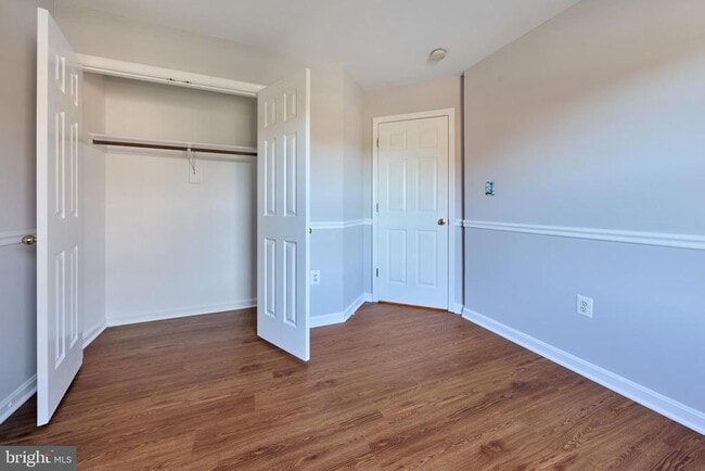 Building Photo - 685 Springhouse Square SE