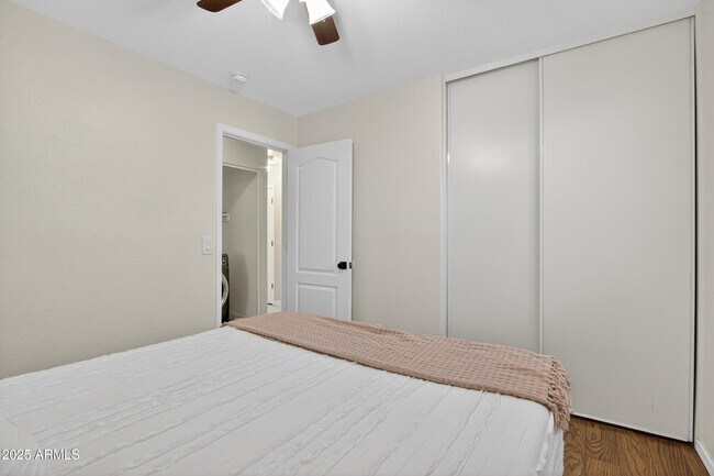Building Photo - 1682 E Kielly Ln