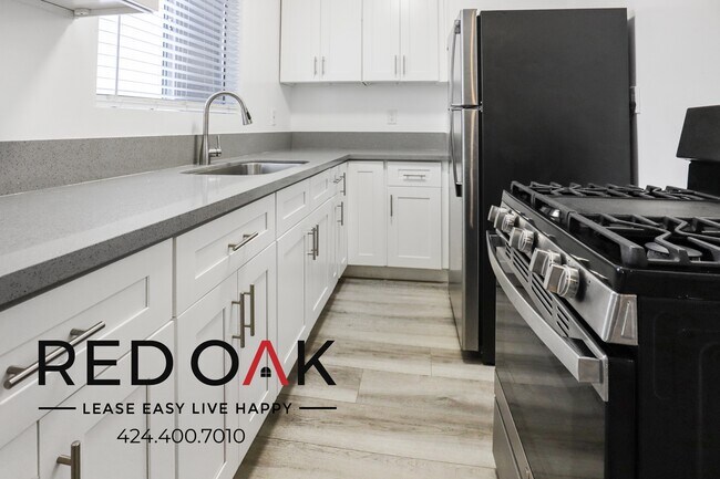 Building Photo - 290 Loma Dr