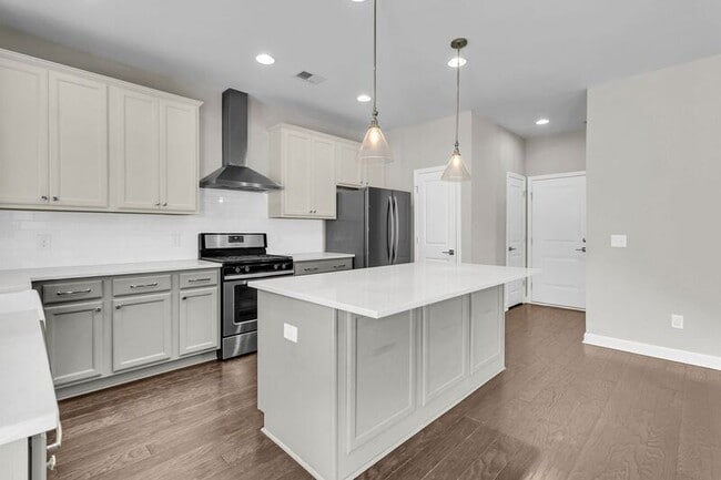 Building Photo - 1624 Shady Pine Rd