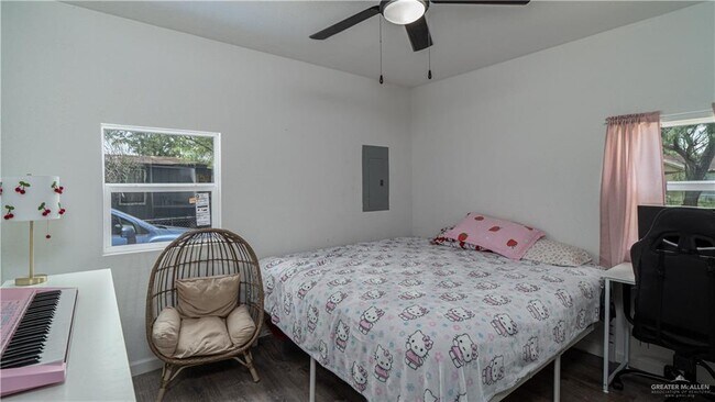 Building Photo - 21 S Casa Linda St