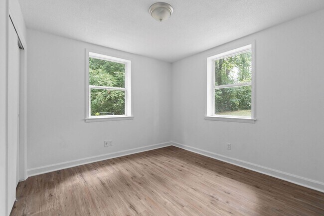 Building Photo - 706 Britton Springs Rd