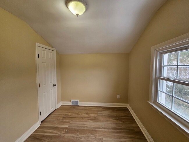 Building Photo - 3 bedroom 2.5 bath house for rent in Mt Le...