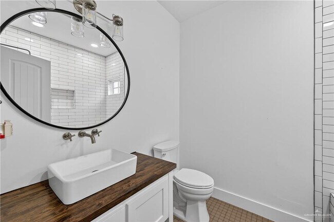 Building Photo - 28 N Pedaso del Sol St