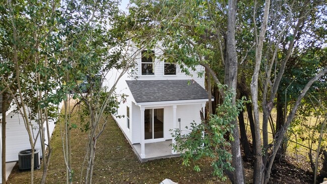 Building Photo - 1992 Groveland Ave