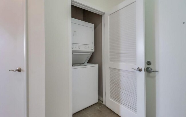 Building Photo - 530 K St