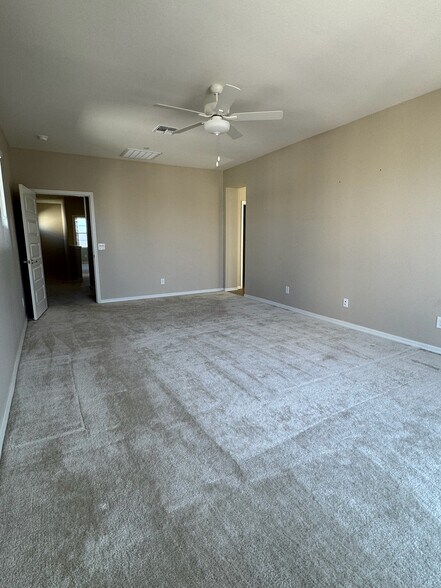 Building Photo - 277 E Azalea Dr