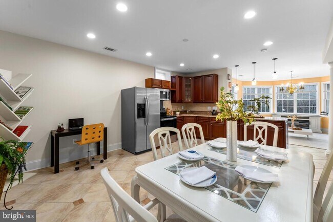 Building Photo - 43176 Tall Pines Ct