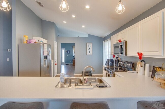 Building Photo - 2005 Tujaques Pl