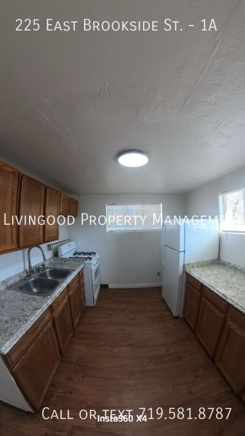 Building Photo - 225 E Brookside St