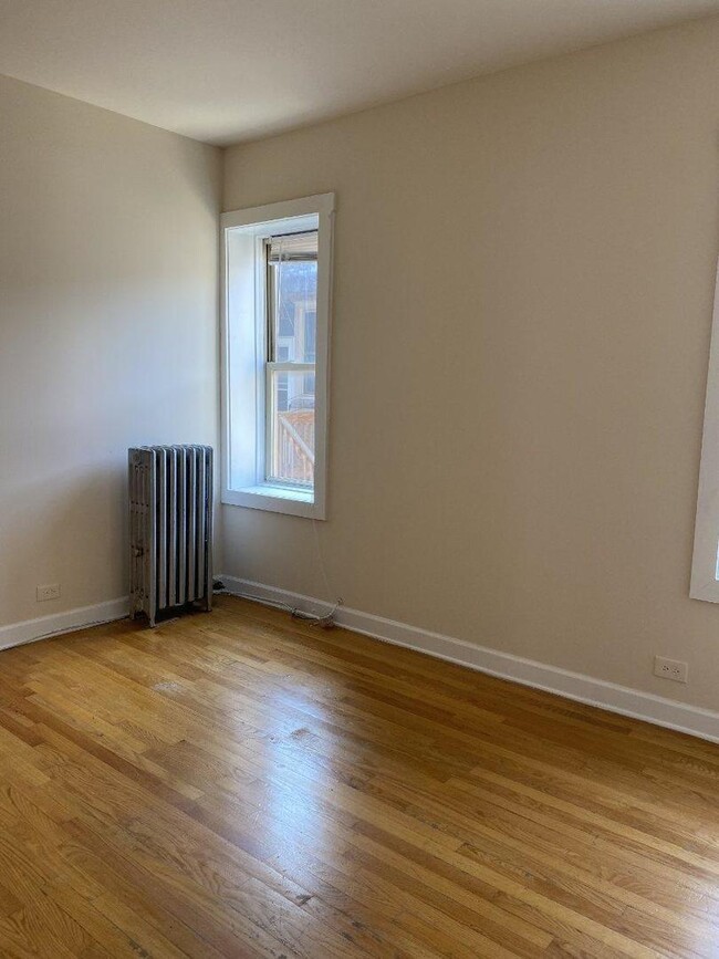 Building Photo - 1733 W 91st St