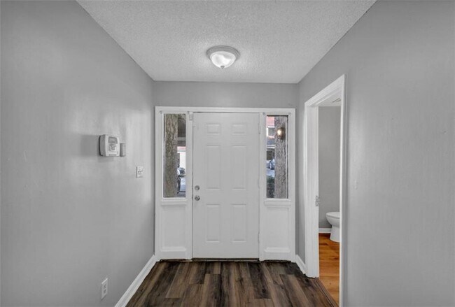 Building Photo - 3575 Oakvale Rd