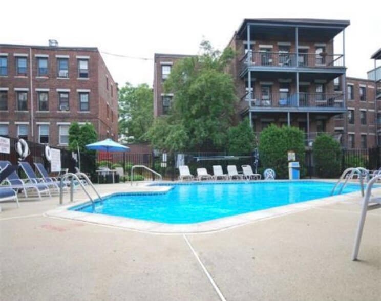 Primary Photo - 100 Lanark Rd