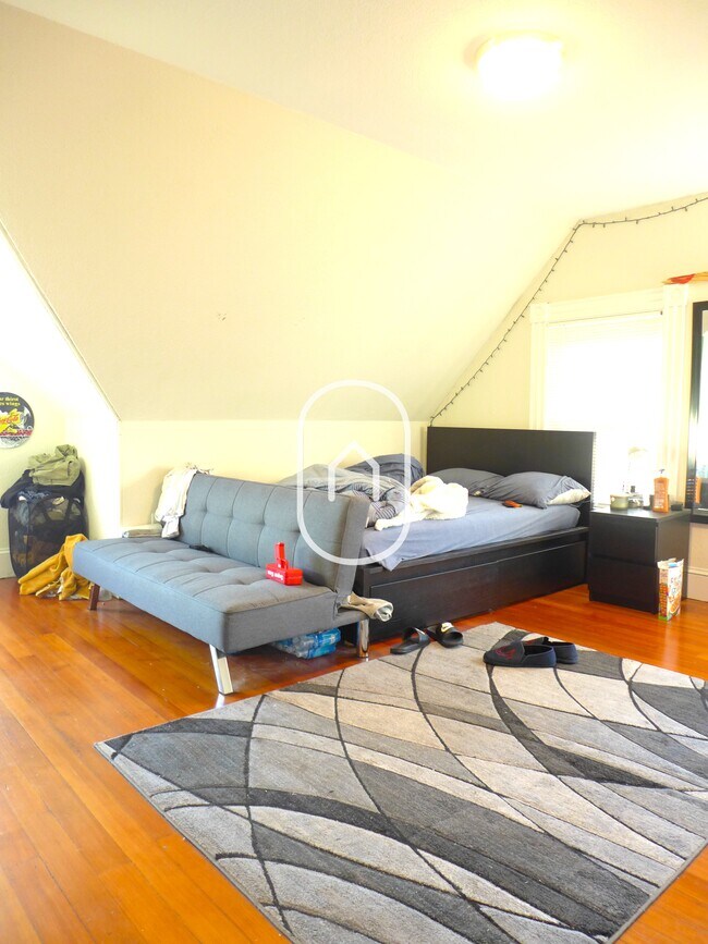 Building Photo - 45 Beech Glen St