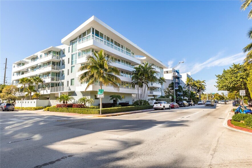 Building Photo - 7800 Collins Ave