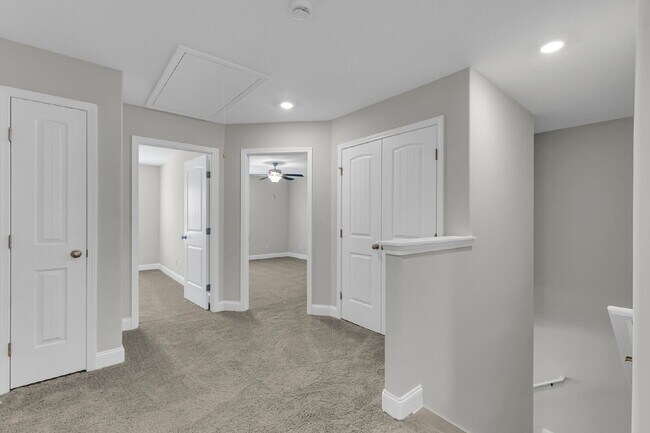 Building Photo - End Unit Townhome in Port Wentworth