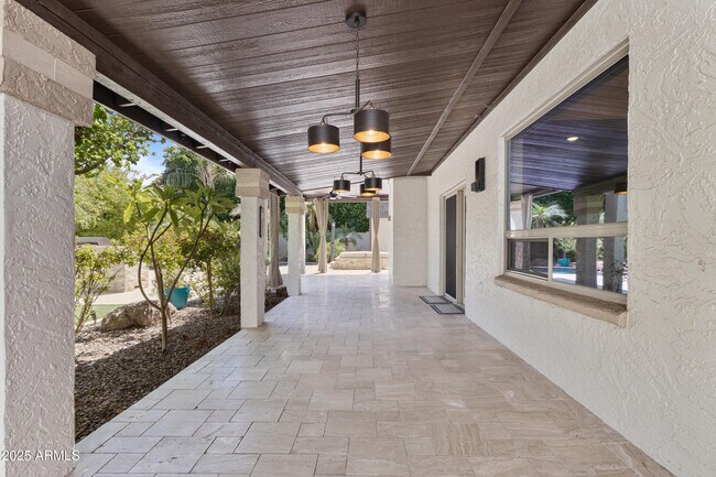 Building Photo - 1131 N York Cir
