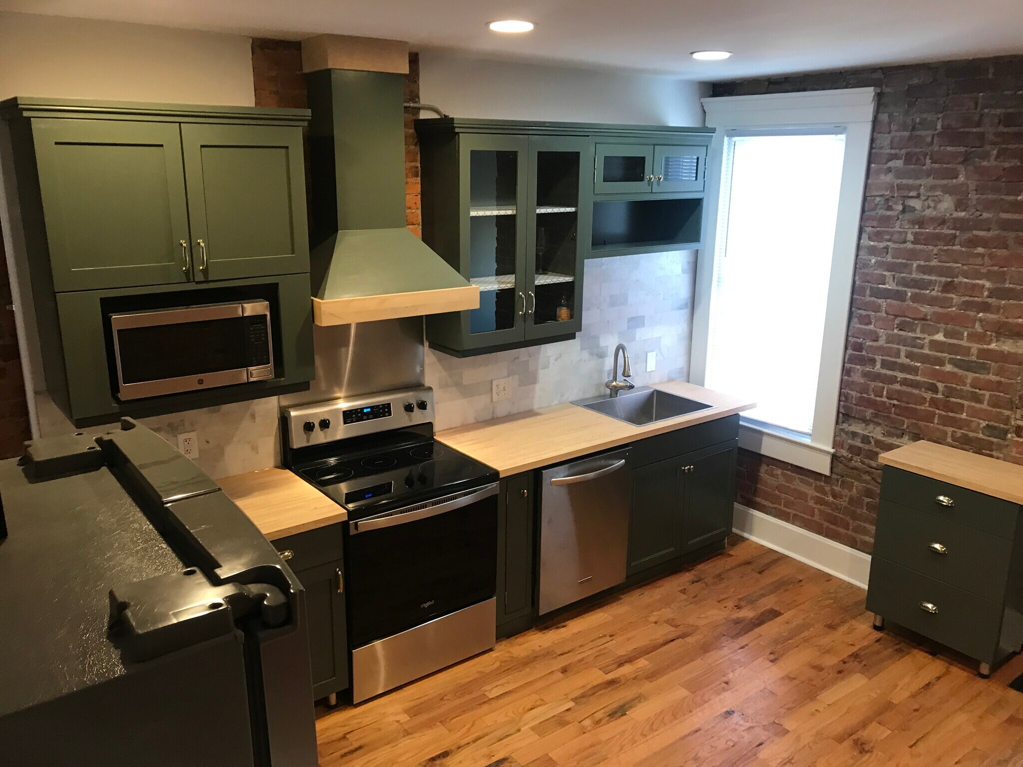 Building Photo - 208 Dakota Ave