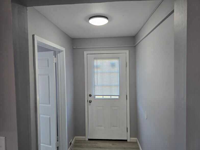 Building Photo - 510 N Gate Rd